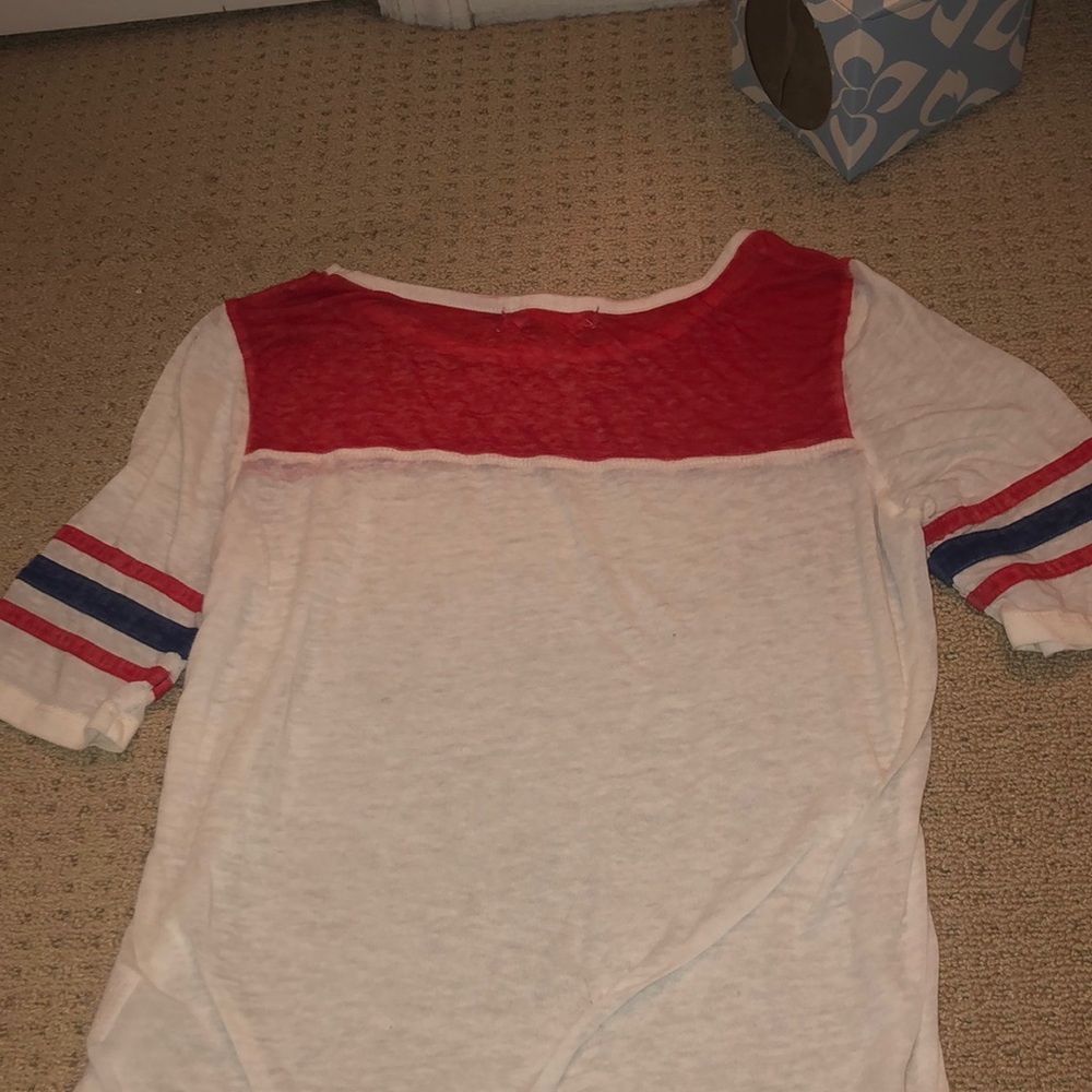cute tee!! - Picture 4 of 5